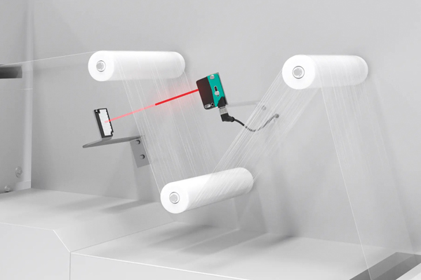 Monitoring transparent stretch film with R201 retroreflective sensors